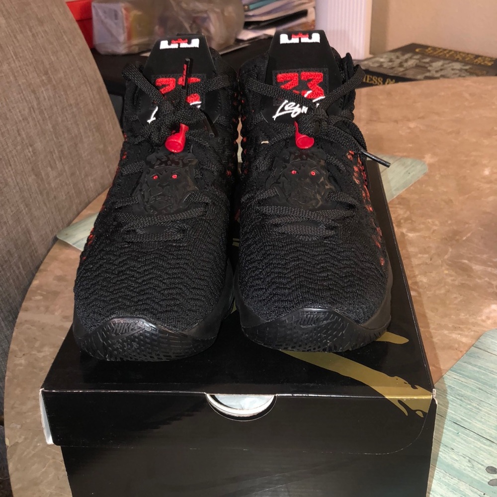 LeBron XVII (GS) size 7Y